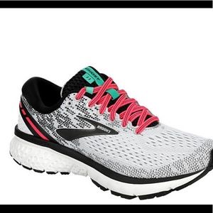 Brooks ghost 11 running shoes